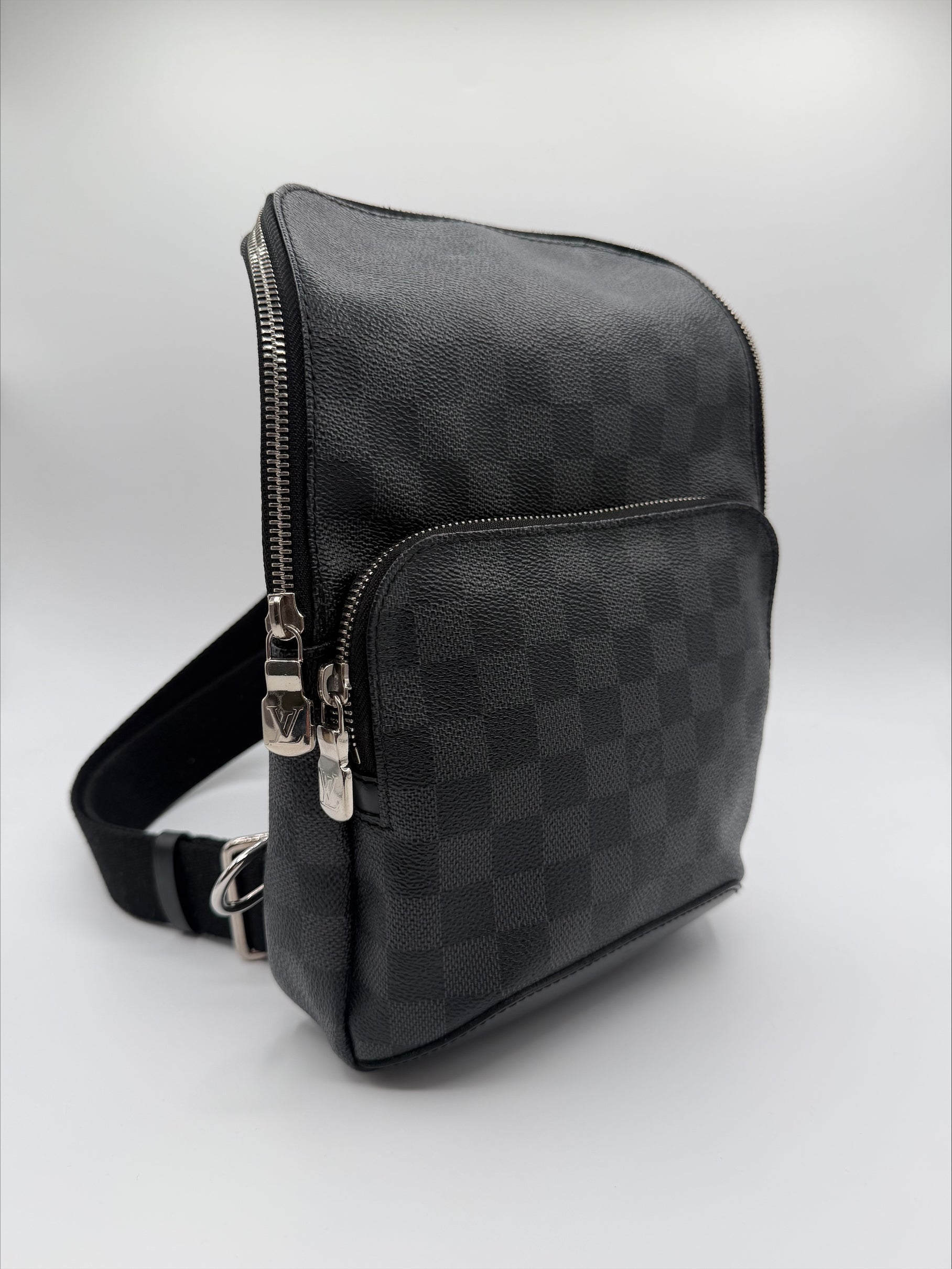 Louis Vuitton Avenue Sling Bag
