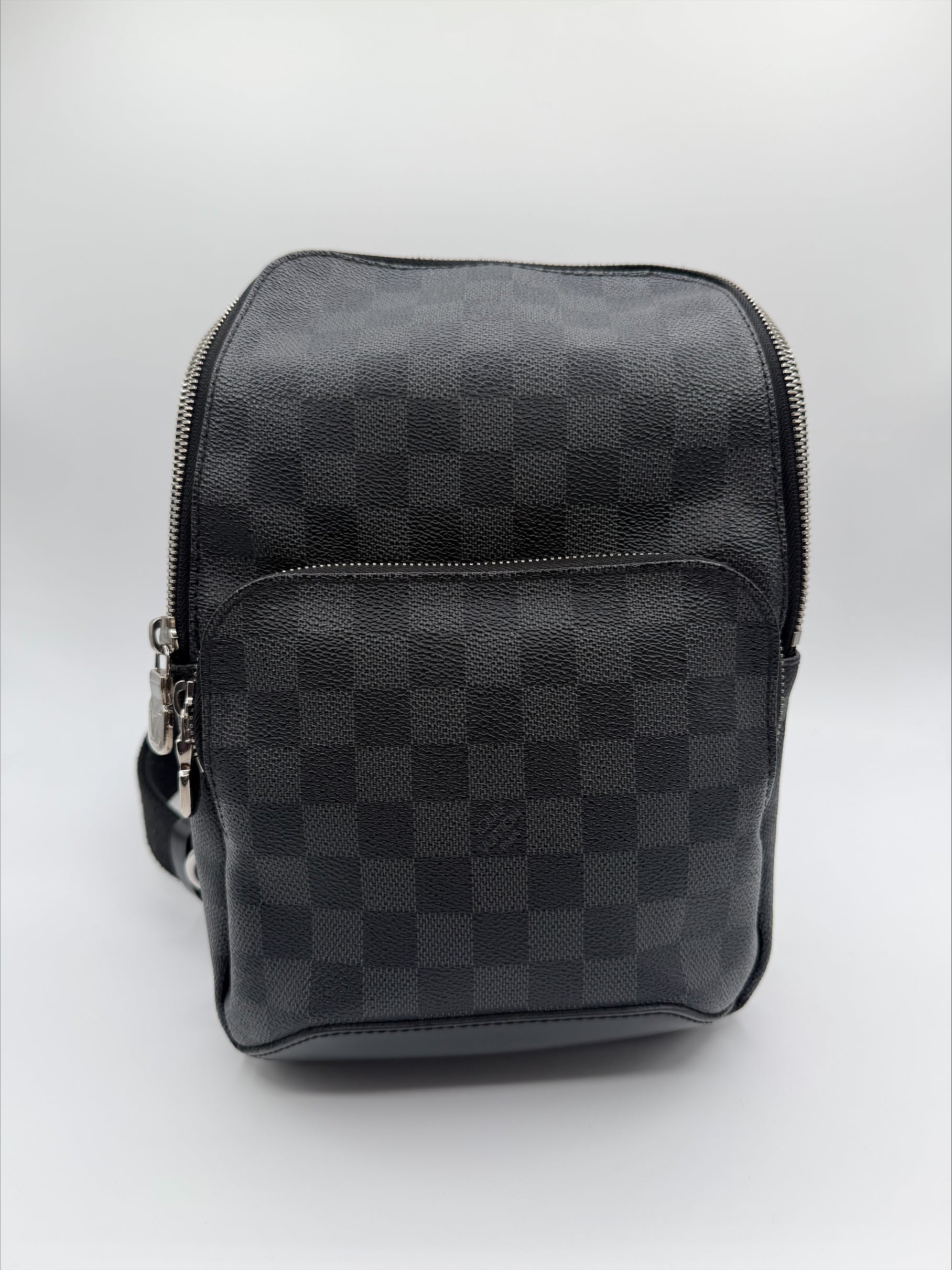 Louis Vuitton Avenue Sling Bag